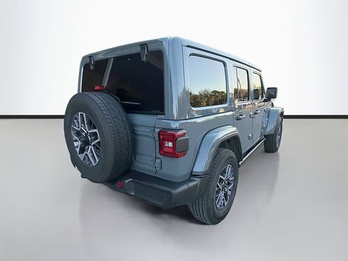 Used 2024 Jeep Wrangler Sahara w/ Technology Group image 5