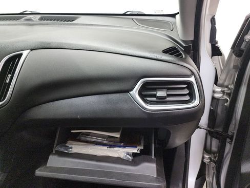 Used 2020 Chevrolet Equinox LT image 37