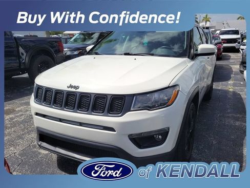 Used 2019 Jeep Compass Latitude FWD image 1