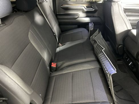 Used 2024 Chevrolet Silverado 1500 LT AWD/4WD image 25