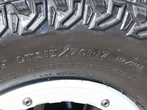 Used 2023 Ford Bronco Big Bend w/ Sasquatch Package AWD/4WD image 44