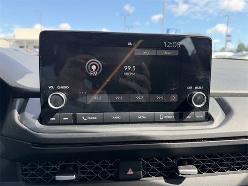 Used 2023 Honda Accord EX image 27