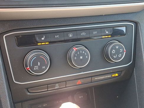 Used 2023 Volkswagen Atlas Cross Sport SE image 16