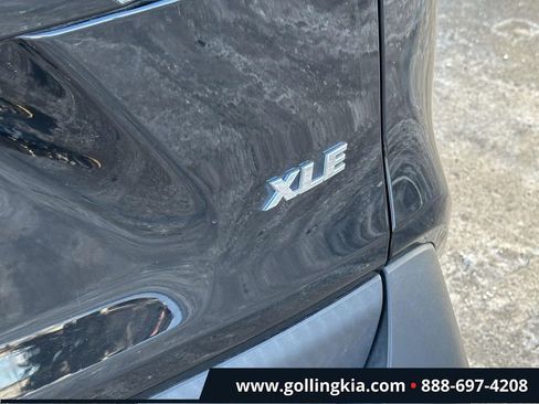 Used 2022 Toyota RAV4 XLE Premium FWD image 8