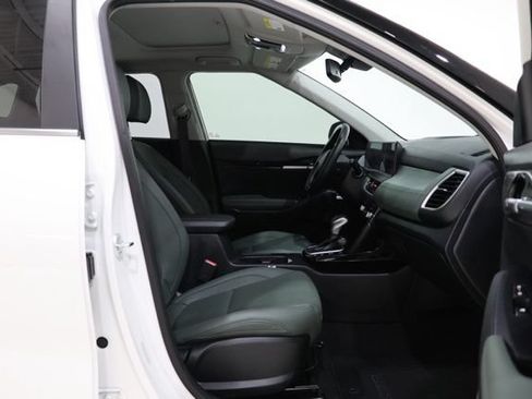 Used 2025 Kia Seltos SX w/ SX Sunroof Package AWD/4WD image 39