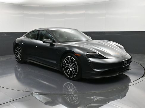 Certified 2022 Porsche Taycan image 10