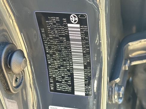 Used 2025 Toyota Corolla LE image 32