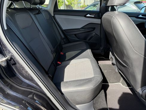 Used 2023 Volkswagen Taos SE w/ Panoramic Sunroof Package AWD/4WD image 30