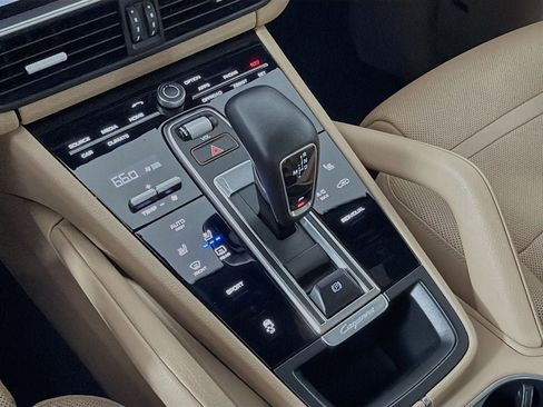 Certified 2019 Porsche Cayenne AWD/4WD image 20
