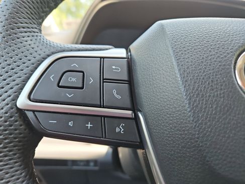 Used 2023 Toyota Sienna Limited AWD/4WD image 25