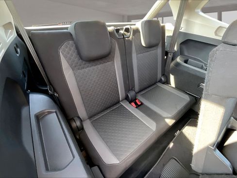 Used 2020 Volkswagen Tiguan S FWD image 26