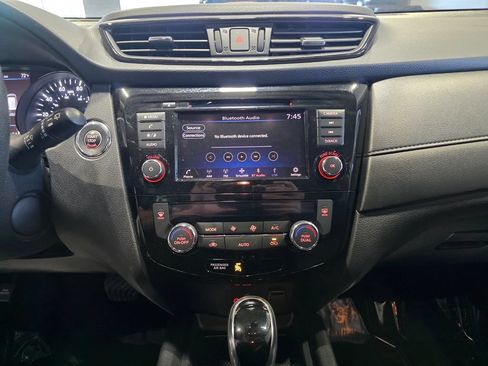 Used 2020 Nissan Rogue SV AWD/4WD image 10