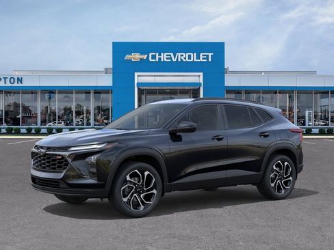 New 2026 Chevrolet Trax RS w/ Driver Confidence Package FWD image 2