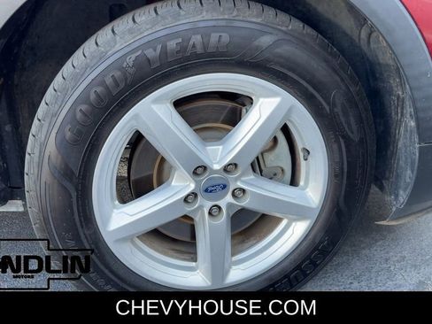 Used 2019 Ford Explorer XLT w/ Equipment Group 202A FWD image 47