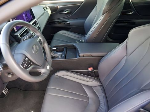Used 2023 Lexus ES 350 F Sport w/ Accessory Package (Z2) FWD image 9