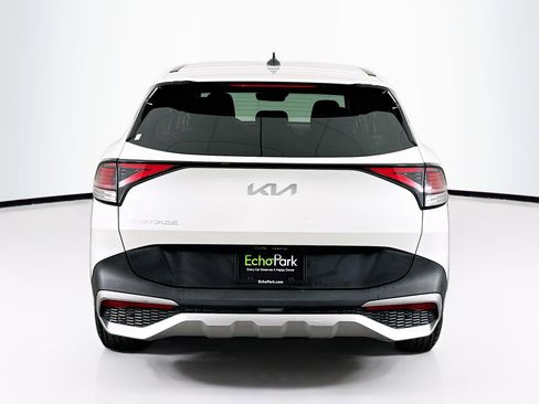 Used 2024 Kia Sportage LX image 7