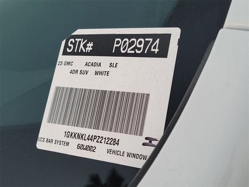 Used 2023 GMC Acadia SLE image 28