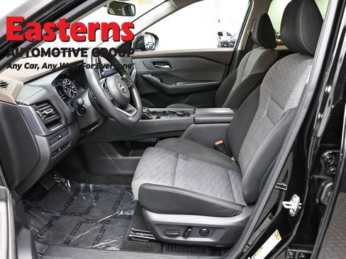 Used 2023 Nissan Rogue SV AWD/4WD image 13