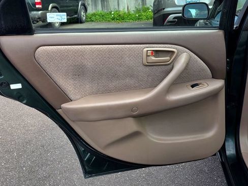 Used 2000 Toyota Camry LE FWD image 36
