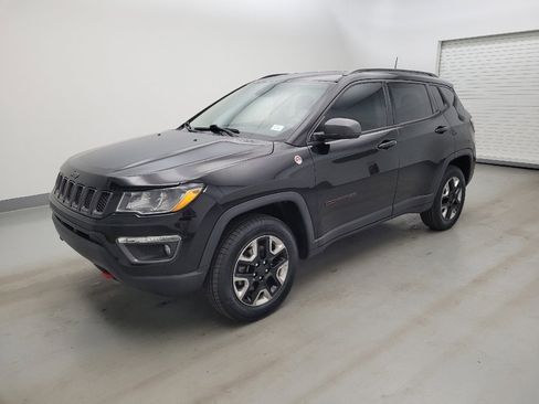 Used 2017 Jeep Compass Trailhawk w/ Navigation Group AWD/4WD image 2