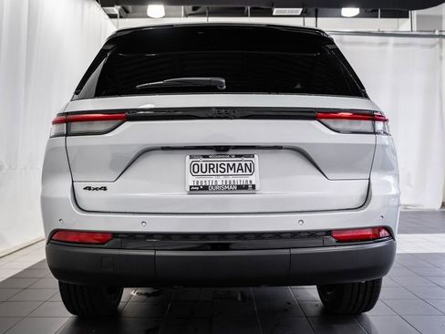 New 2025 Jeep Grand Cherokee Altitude image 5