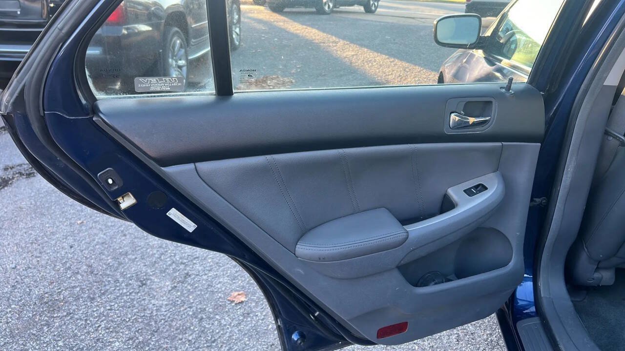 Used 2005 Honda Accord EX image 16