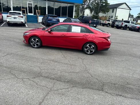 Used 2023 Hyundai Elantra Limited FWD image 21