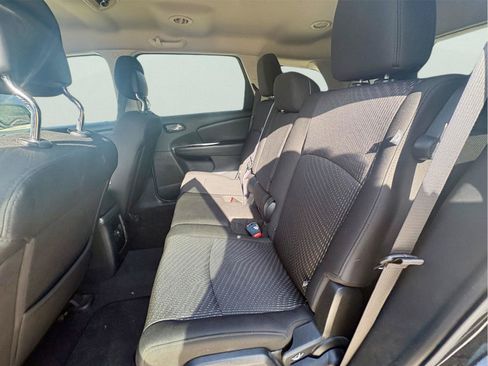 Used 2019 Dodge Journey SE w/ Connectivity Group FWD image 11