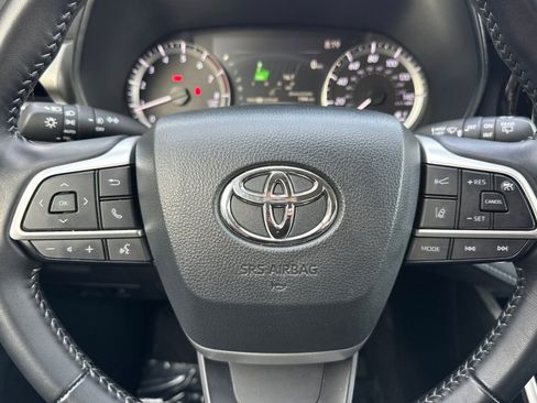 Used 2025 Toyota Highlander LE image 25