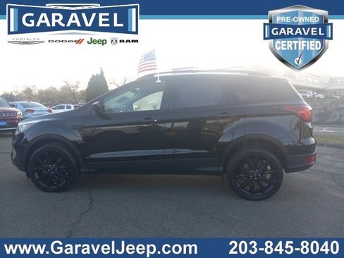 Used 2019 Ford Escape SE image 3