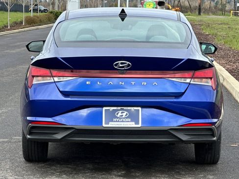 Used 2023 Hyundai Elantra SEL FWD image 4