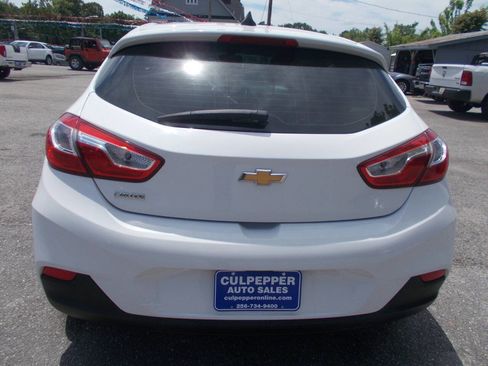 Used 2019 Chevrolet Cruze LS FWD image 4
