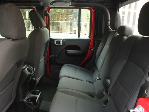 Used 2020 Jeep Gladiator Sport AWD/4WD image 17