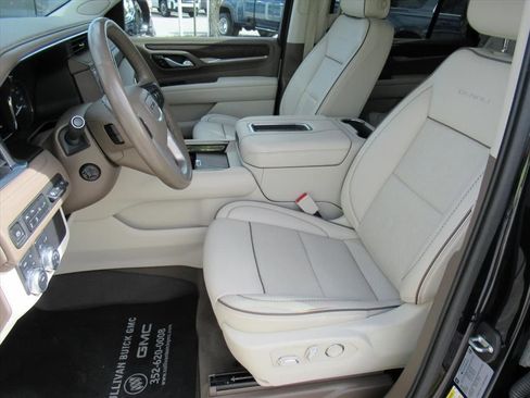 Used 2021 GMC Yukon Denali w/ Denali Premium Package AWD/4WD image 16