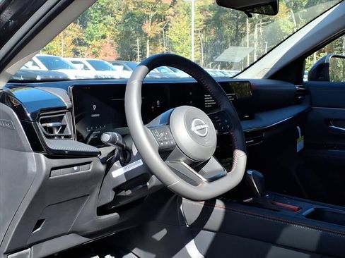 New 2026 Nissan Kicks SR w/ Cold Weather Package image 8