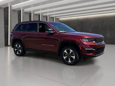 Used 2024 Jeep Grand Cherokee Limited 4xe AWD/4WD image 8