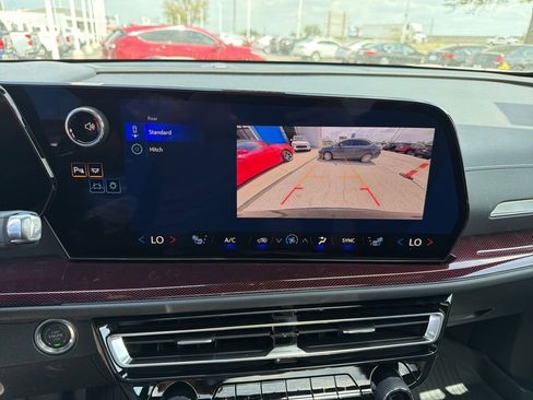 New 2026 Chevrolet Traverse Z71 w/ LPO, Floor Liner Package AWD/4WD image 31