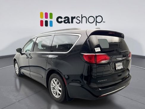 Used 2020 Chrysler Pacifica Touring FWD image 3