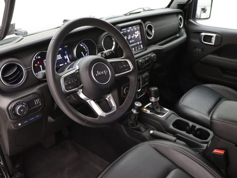 Used 2023 Jeep Wrangler Unlimited Sahara w/ Cold Weather Group image 13