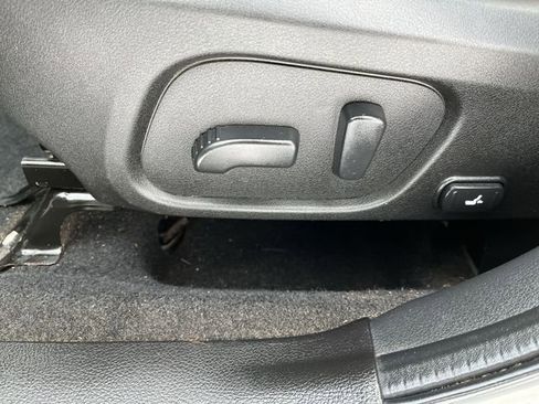 Used 2017 Subaru Forester 2.5i Premium w/ All-Weather Package image 16