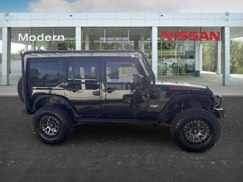Used 2012 Jeep Wrangler Unlimited Sahara w/ Connectivity Group image 6