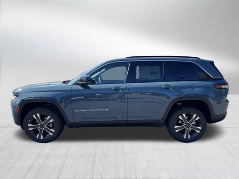 New 2027 Jeep Grand Cherokee Limited RWD image 8