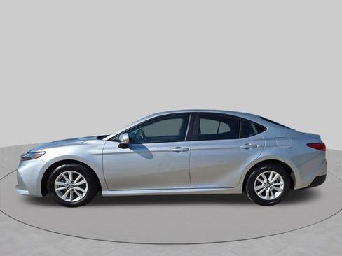 Used 2025 Toyota Camry LE FWD image 9