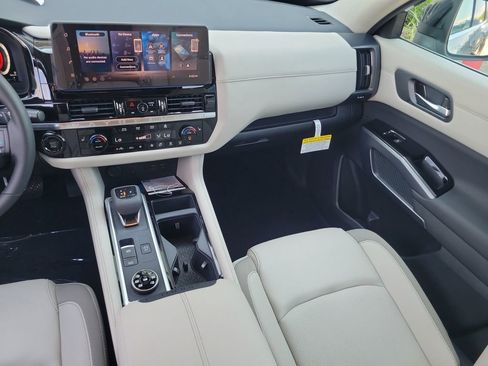 New 2026 Nissan Pathfinder SL AWD/4WD image 9