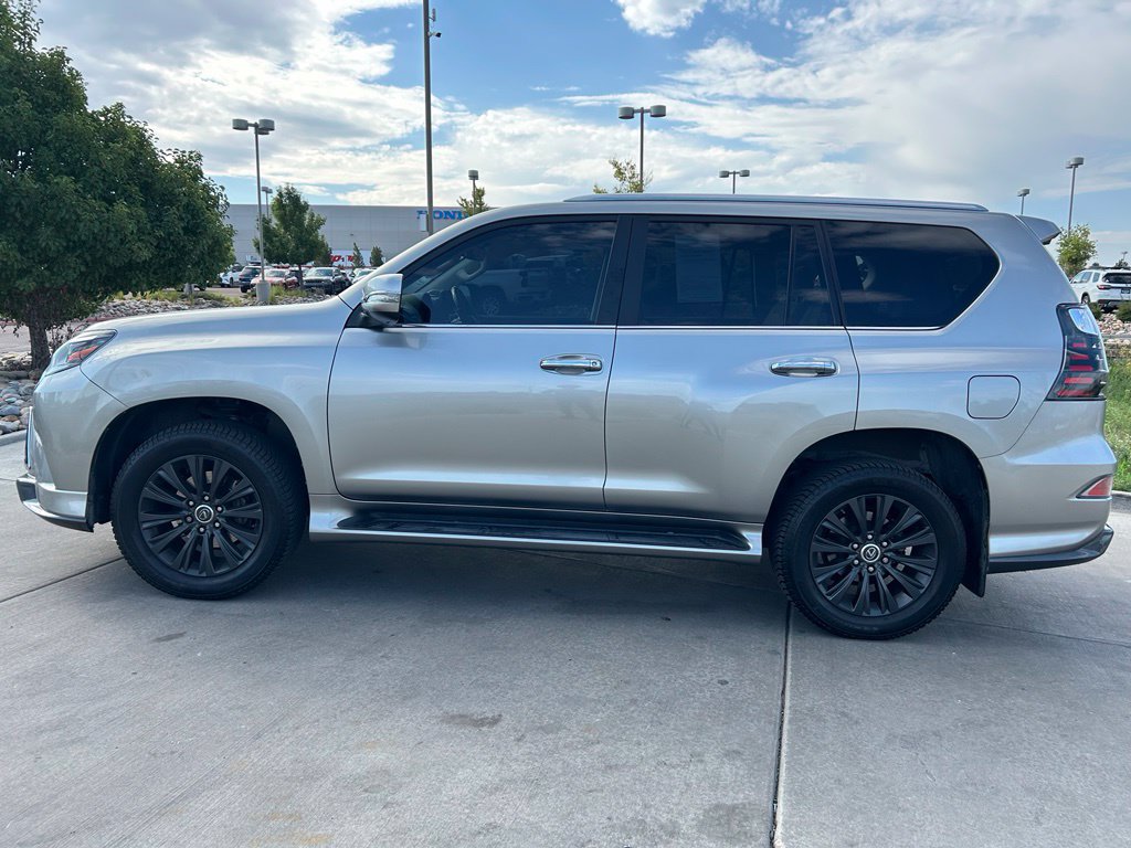 Used 2023 Lexus GX 460 Premium w/ Accessory Package AWD/4WD image 5