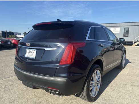 Used 2017 Cadillac XT5 Premium Luxury AWD/4WD image 2