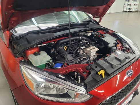 Used 2018 Ford Focus SE image 37