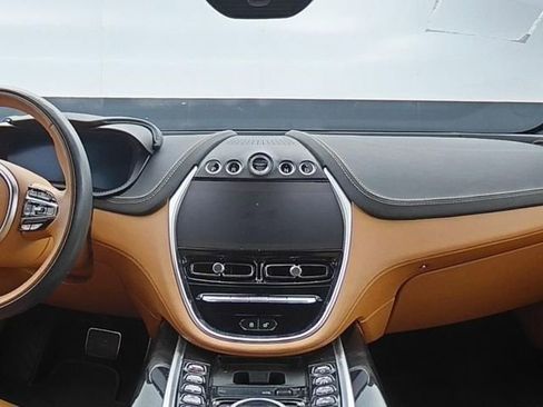 Used 2021 Aston Martin DBX AWD/4WD image 18