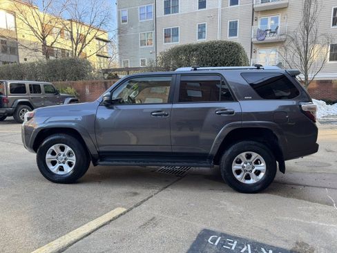 Used 2015 Toyota 4Runner SR5 image 7