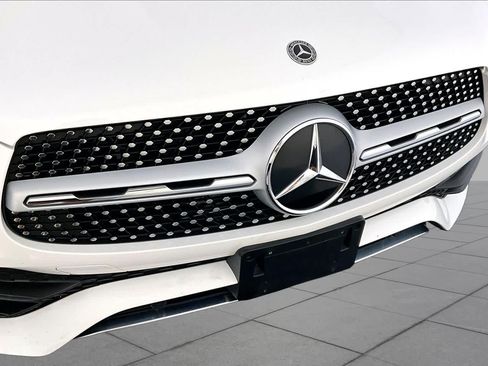 Used 2020 Mercedes-Benz GLC 300 4MATIC image 32